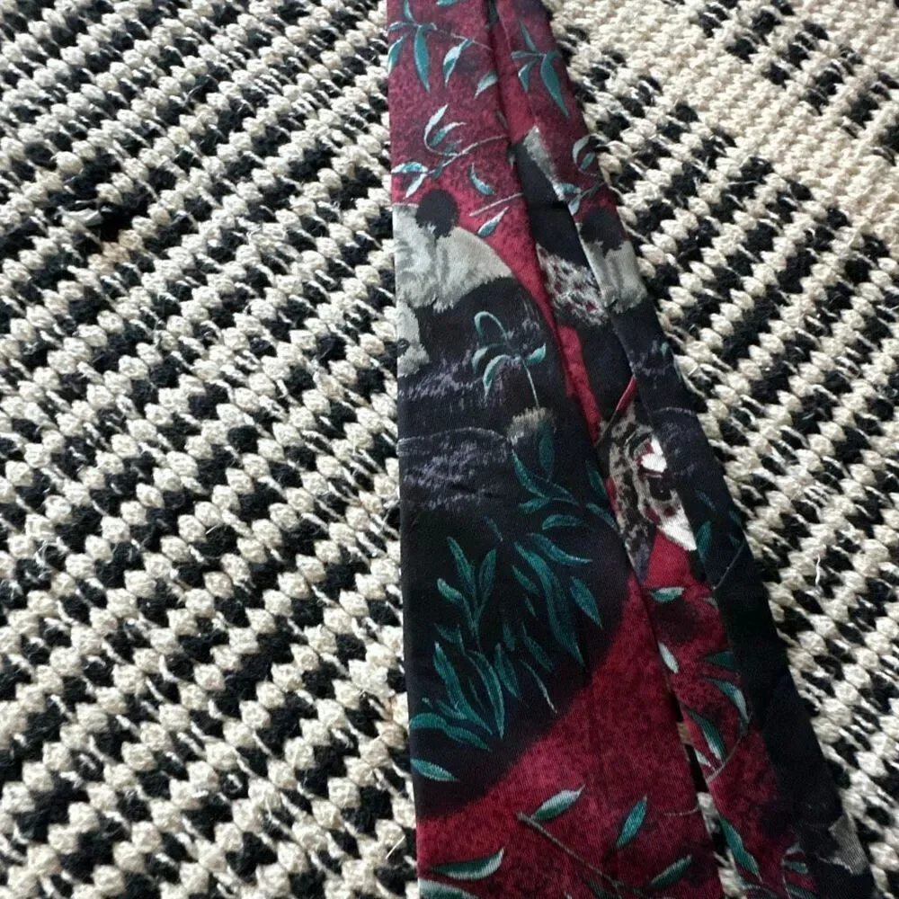 Last kingdom panda vintage tie